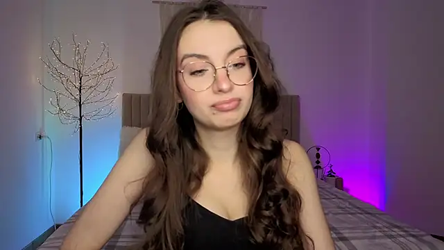 Snapshot of Real_cutie1 chatting on February 2026 01:55:01 PM Real cutie1 online show from February 2026 01:55:01 PM