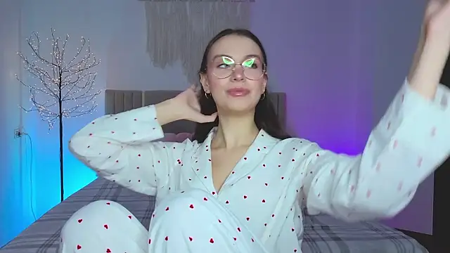 Snapshot of Real_cutie1 chatting on February 2026 01:55:01 PM Real cutie1 online show from February 2026 01:55:01 PM