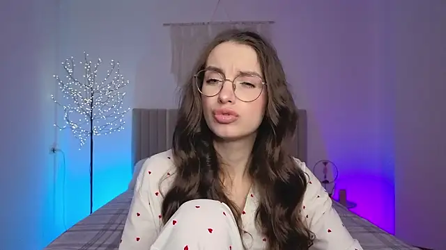 Snapshot of Real_cutie1 chatting on March 2026 02:01:01 PM Real cutie1 online show from March 2026 02:01:01 PM