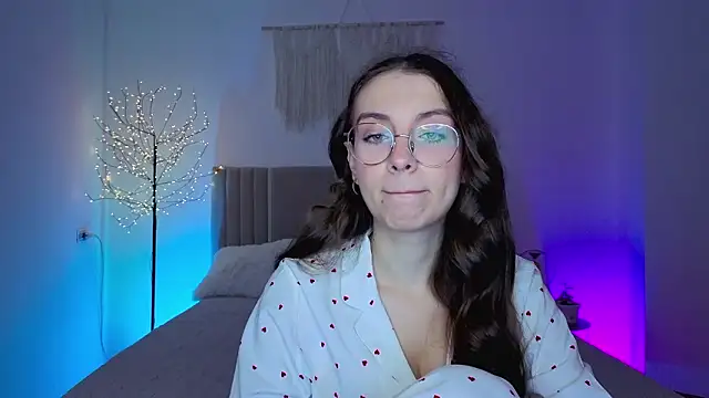 Snapshot of Real_cutie1 chatting on March 2026 02:02:02 PM Real cutie1 online show from March 2026 02:02:02 PM