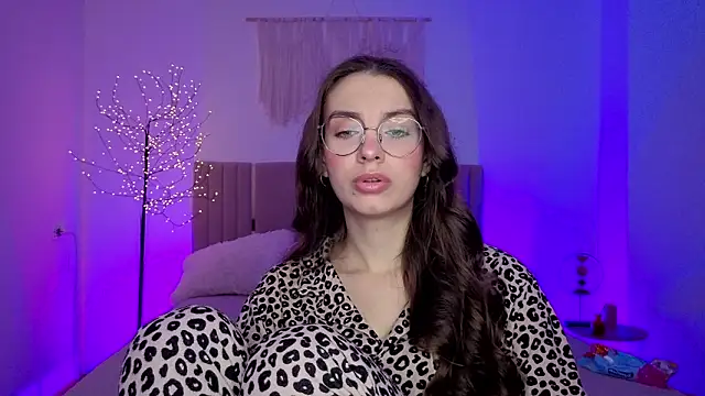 Snapshot of Real_cutie1 chatting on March 2026 01:38:02 PM Real cutie1 online show from March 2026 01:38:02 PM