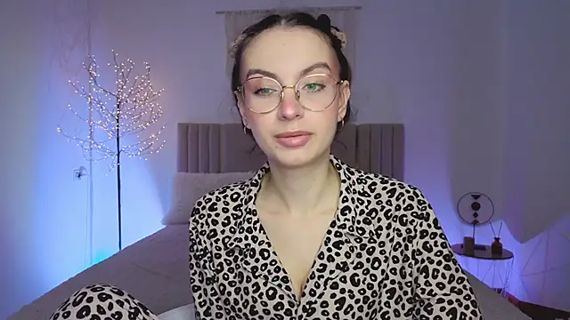 Snapshot of Real_cutie1 chatting on March 2026 01:59:02 PM Real cutie1 online show from March 2026 01:59:02 PM