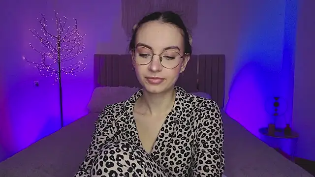 Snapshot of Real_cutie1 chatting on March 2026 02:09:02 PM Real cutie1 online show from March 2026 02:09:02 PM