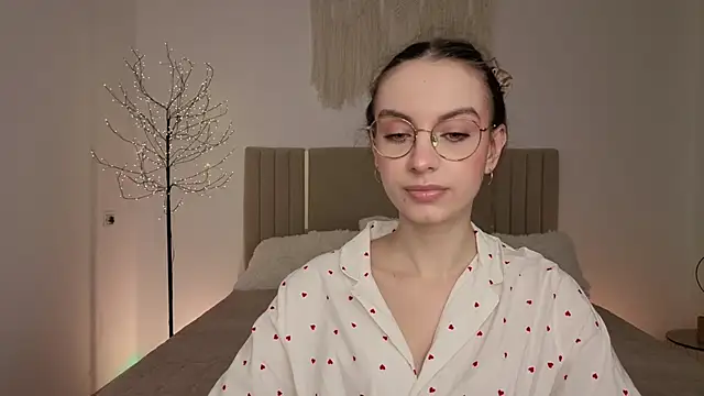 Snapshot of Real_cutie1 chatting on March 2026 02:11:02 PM Real cutie1 online show from March 2026 02:11:02 PM