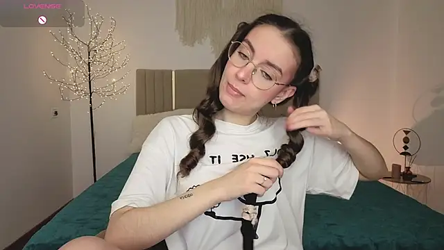 Snapshot of Real_cutie1 chatting on March 2026 12:38:02 PM Real cutie1 online show from March 2026 12:38:02 PM