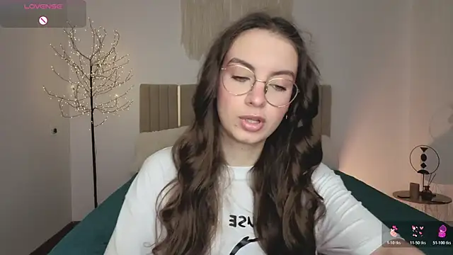 Snapshot of Real_cutie1 chatting on April 2026 01:41:01 PM Real cutie1 online show from April 2026 01:41:01 PM