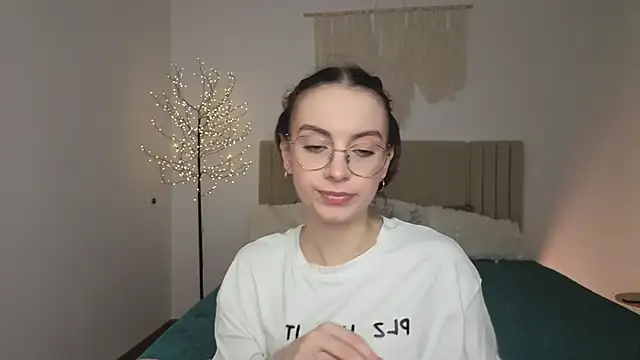 Snapshot of Real_cutie1 chatting on April 2026 12:36:02 PM Real cutie1 online show from April 2026 12:36:02 PM