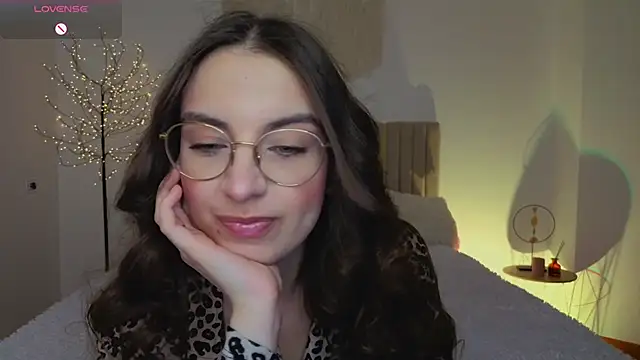 Snapshot of Real_cutie1 chatting on April 2026 12:53:02 PM Real cutie1 online show from April 2026 12:53:02 PM