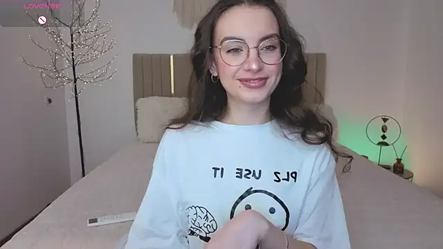 Real cutie1 online show from April 2026 01:04:01 PM