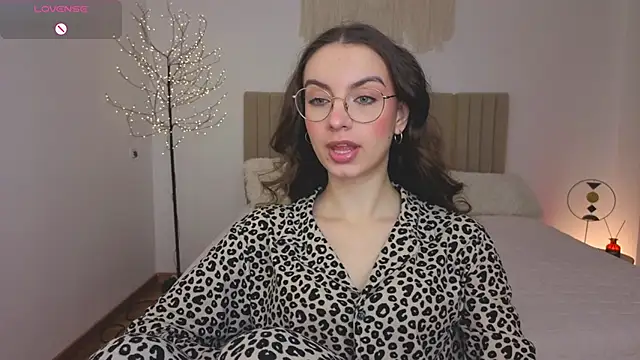 Real cutie1 online show from May 2026 01:05:01 PM