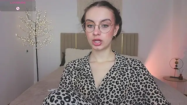 Real cutie1 online show from May 2026 12:54:02 PM