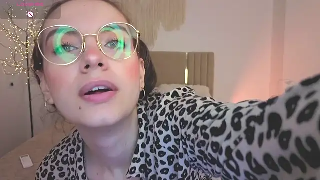 Real cutie1 online show from May 2026 12:46:01 PM