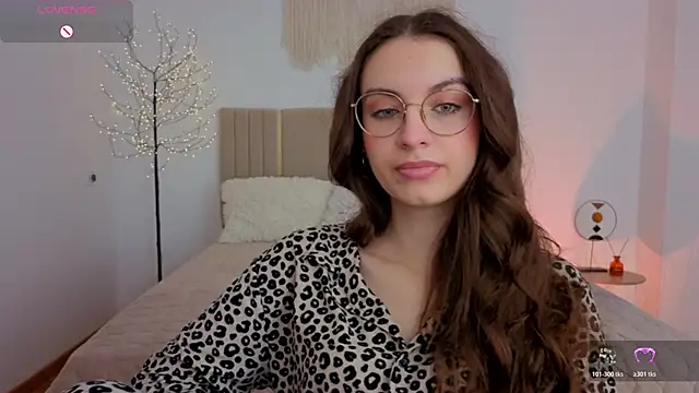 Real cutie1 online show from May 2026 01:40:01 PM