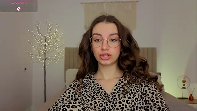 Real cutie1 online show from May 2026 12:46:02 PM