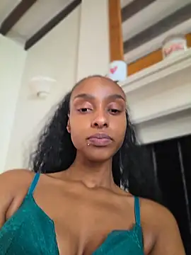 Snapshot of Hazel_Dollxx chatting on May 2026 07:46:02 AM Hazel Dollxx online show from May 2026 07:46:02 AM