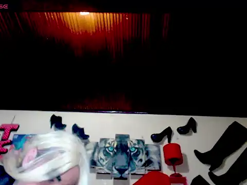 blondehot5v online show from September 2025 11:58:01 AM