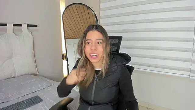 Rachell criss online show from November 2025 03:53:02 AM