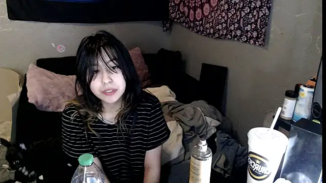 Snapshot of London_Ray chatting on November 2025 08:23:02 AM London Ray online show from November 2025 08:23:02 AM