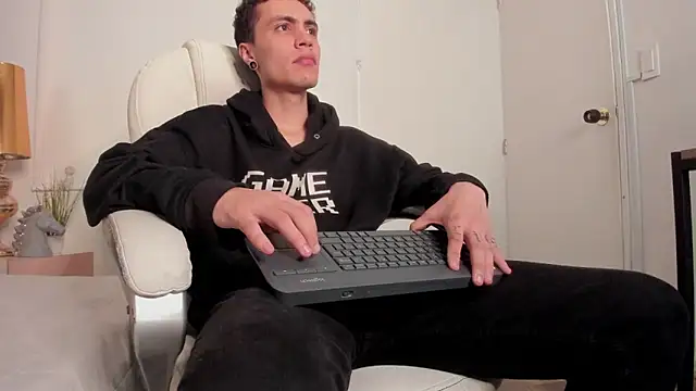 dark sun302 online show from September 2025 09:59:02 PM