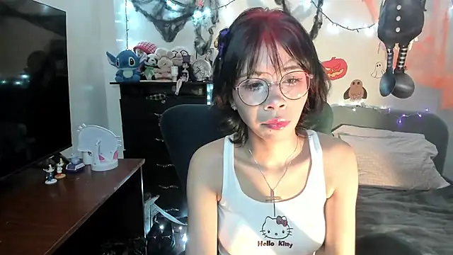 Snapshot of dolliette24 chatting on October 2025 03:18:02 AM dolliette24 online show from October 2025 03:18:02 AM