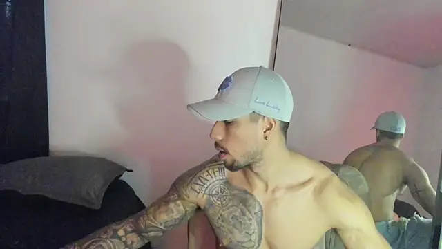 ThiagoLugo online show from October 2025 08:35:01 PM