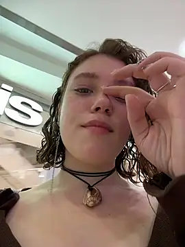 Snapshot of lucy-joy chatting on October 2025 09:43:02 AM lucy-joy online show from October 2025 09:43:02 AM