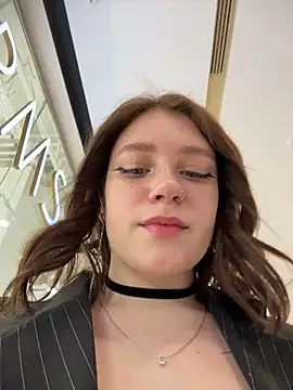 lucy-joy online show from February 2026 11:18:01 AM