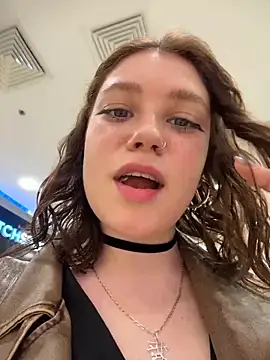 lucy-joy online show from March 2026 09:21:02 AM