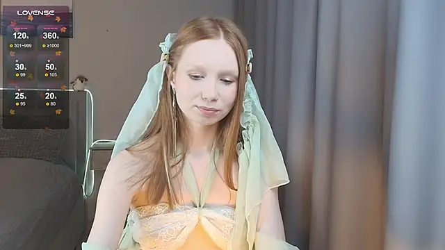 FoxyMira online show from November 2025 01:25:02 PM