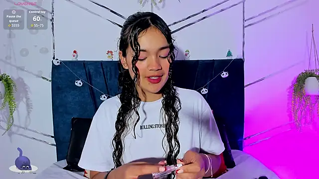 Snapshot of Camilla_Miller01 chatting on December 2025 02:13:01 PM Camilla Miller01 online show from December 2025 02:13:01 PM