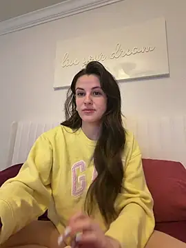 heyitsmadig online show from April 2026 01:44:02 PM