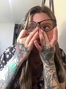 Snapshot of KoraSweett chatting on December 2025 07:43:02 PM KoraSweett online show from December 2025 07:43:02 PM