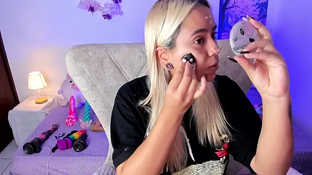 Nataliahenao69 online show from July 2026 05:15:02 PM