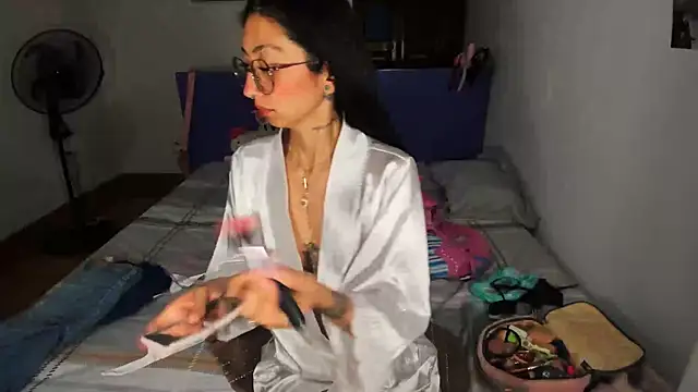 Anais lux online show from May 2026 12:07:01 AM
