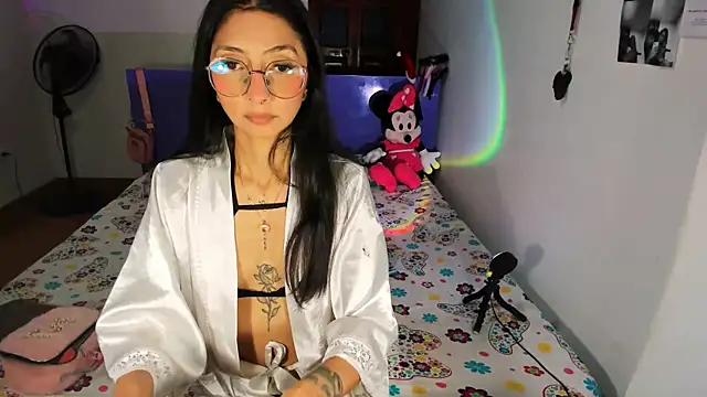 Anais lux online show from June 2026 11:27:02 PM
