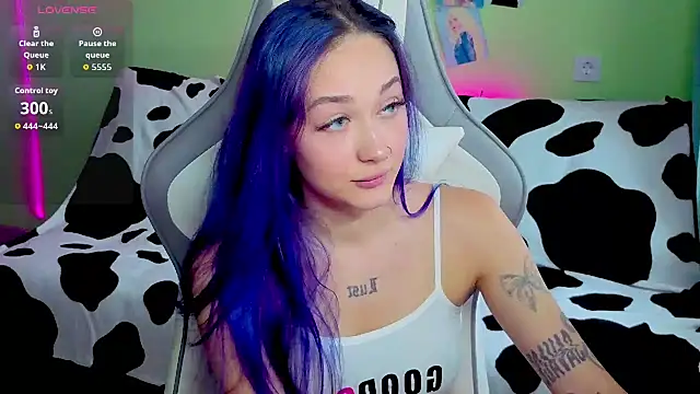 Snapshot of Im_suka chatting on October 2025 02:53:02 AM Im suka online show from October 2025 02:53:02 AM