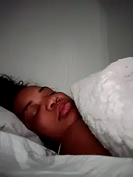 bruna6937 online show from April 2026 09:37:01 AM