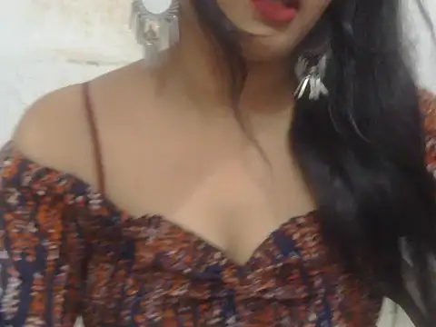 Snapshot of POOJA_199 chatting on June 2026 07:32:01 AM POOJA 199 online show from June 2026 07:32:01 AM