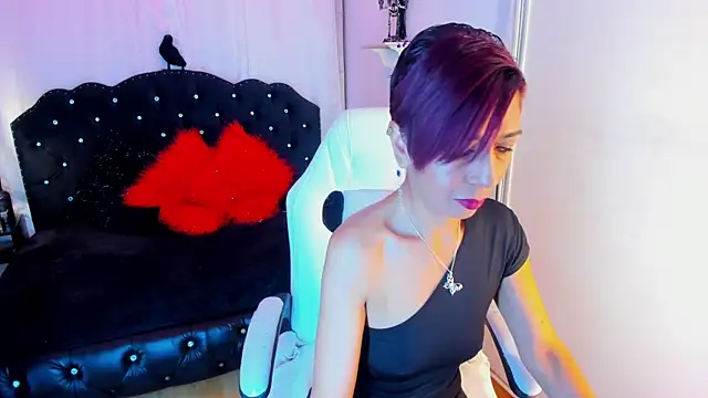 Trinityy   online show from November 2025 06:29:02 PM