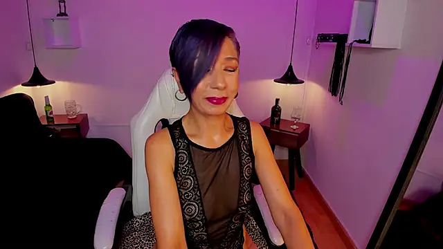 Snapshot of Trinityy__ chatting on May 2026 07:44:01 PM Trinityy online show from May 2026 07:44:01 PM