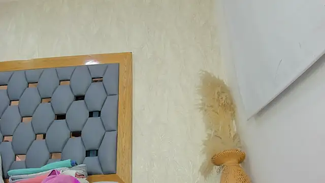 Snapshot of crystal_sm chatting on February 2026 03:06:01 AM crystal sm online show from February 2026 03:06:01 AM