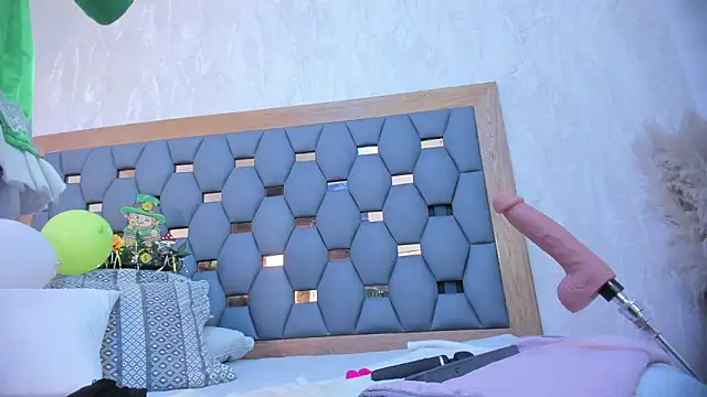 Snapshot of crystal_sm chatting on March 2026 03:00:02 AM crystal sm online show from March 2026 03:00:02 AM