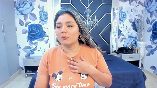 LatinaHoleQueen online show from October 2025 02:15:01 PM