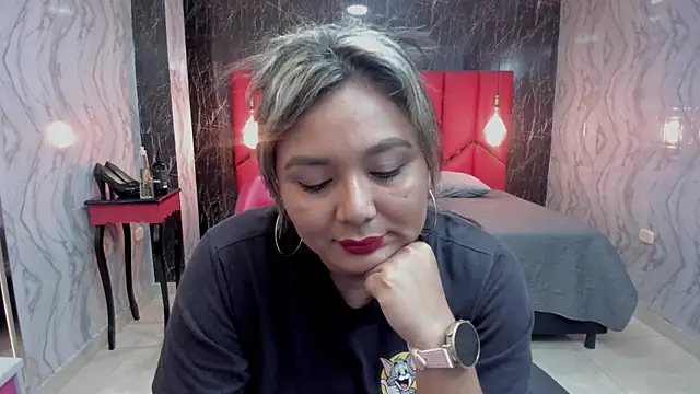 LatinaHoleQueen online show from June 2026 03:27:01 PM