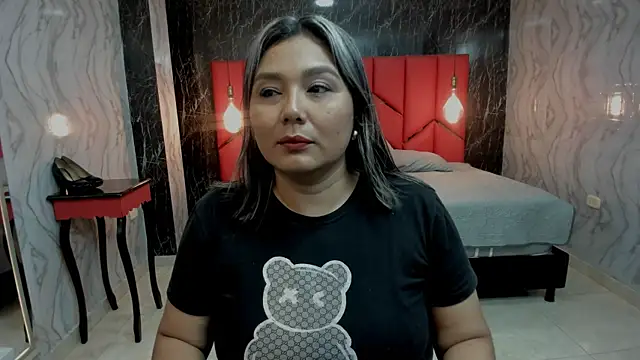 LatinaHoleQueen online show from July 2026 03:32:02 PM