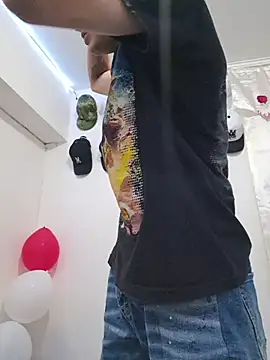 Snapshot of Ethanho0t chatting on October 2025 06:07:01 PM Ethanho0t online show from October 2025 06:07:01 PM