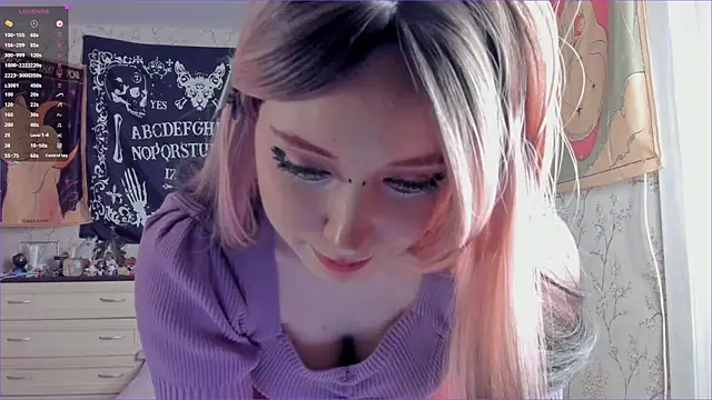 CutiePatoootie online show from April 2026 09:45:02 PM