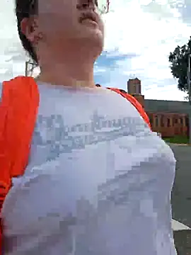 nuttiebuddy1 online show from September 2025 03:46:02 PM