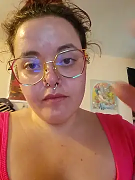 nuttiebuddy1 online show from September 2025 09:26:02 PM