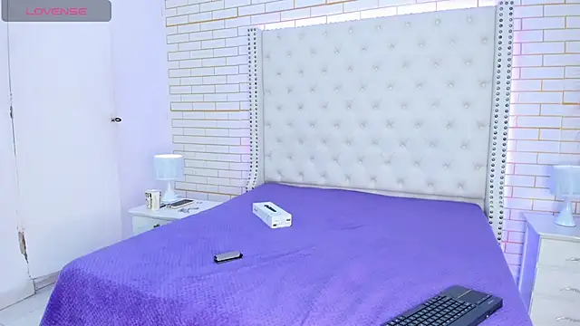 Elody rousse online show from January 2026 11:57:02 AM